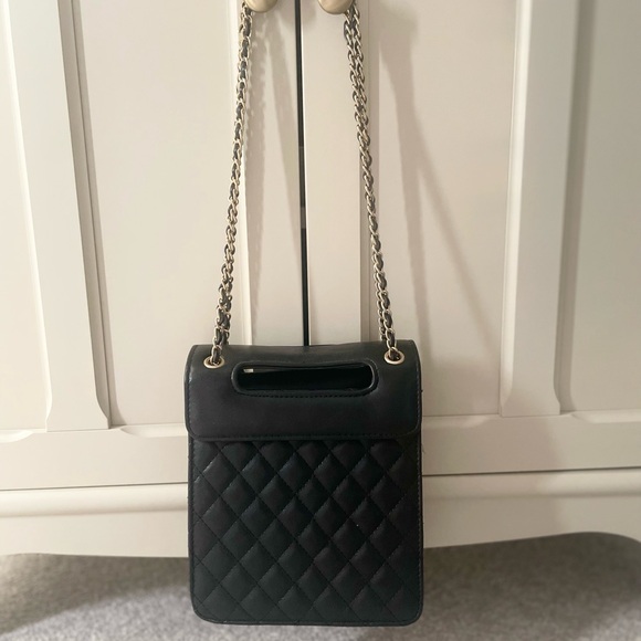 Quilted Black Leather Bag with Gold Chain Strap - Picture 7 of 15